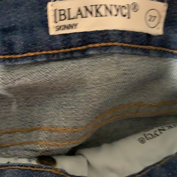 Blank NYC two toned split front seam cropped frayed raw hem skinny jeans size 27 - Picture 2 of 6